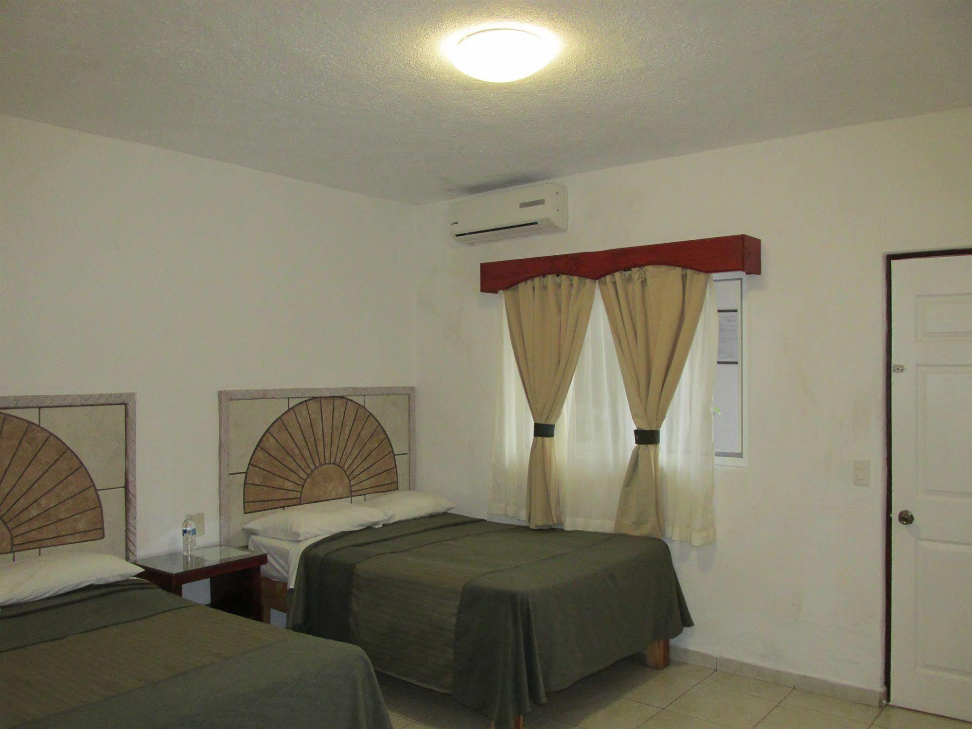 Hotel Albatros Palace Manzanillo Extérieur photo